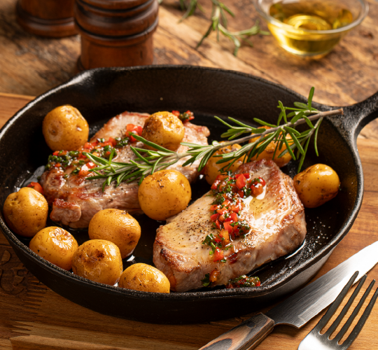 Receta Rápida con Bife de Bondiola de Cerdo Ranchera con Salsa de Pimentón Casera